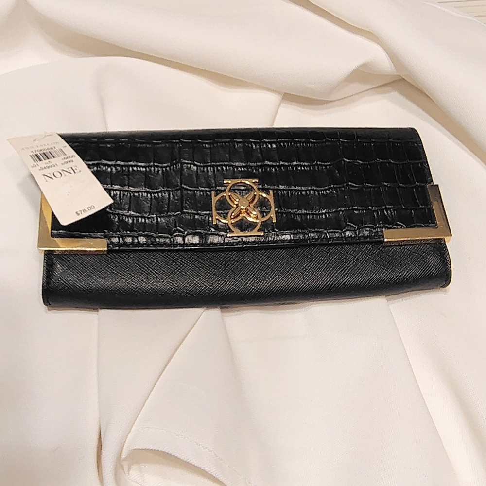 Ann Taylor Chic Black Croc-Embossed Clutch with Gold Accents